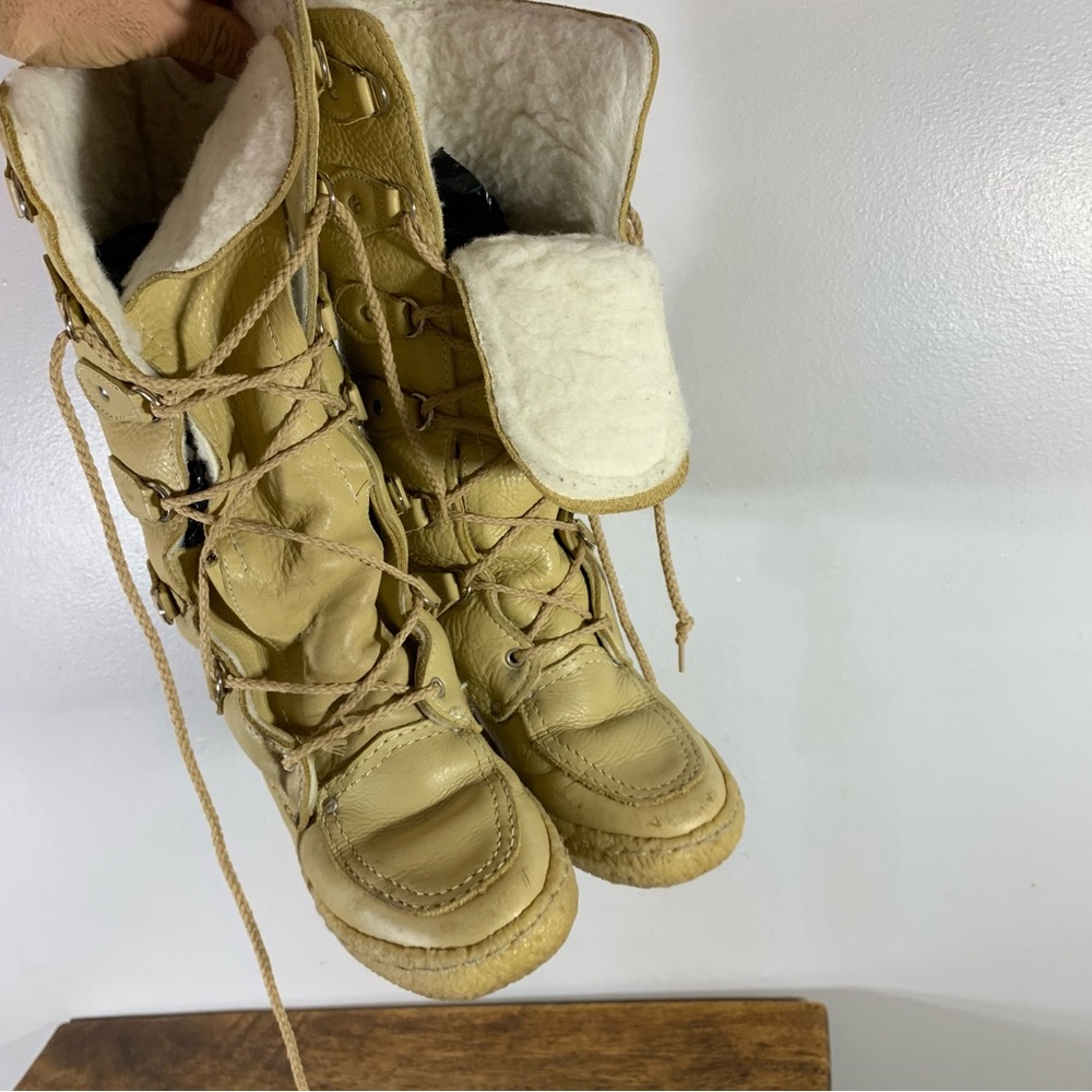 Moccasins mukluks Winter leather waterproof boots like new - Picture 6 of 12
